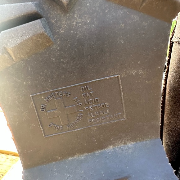VINTAGE DOC MARTEN BOOTS - Picture 6 of 7